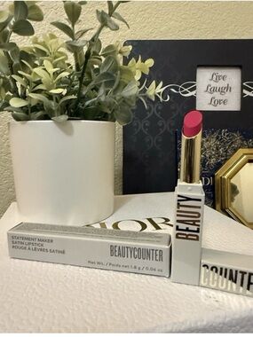 Beautycounter Statement Maker Satin Lipstick Electric Stick 1.8g AH4